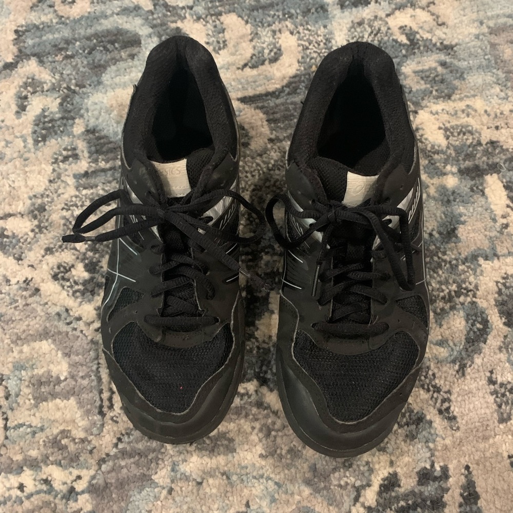 Volleyball shoes